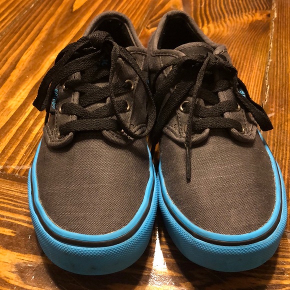 Vans Other - NWOT VANS Gray and Teal Youth Size 1 Shoes